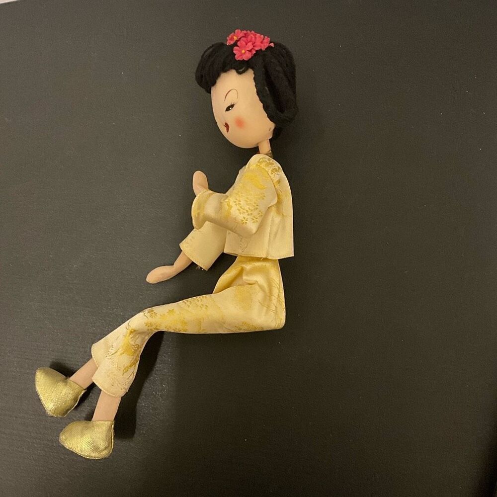 Vintage Handmade Mid Century Japanese Baby Doll Figurine Clothing Flowers Hair - Picture 5 of 11